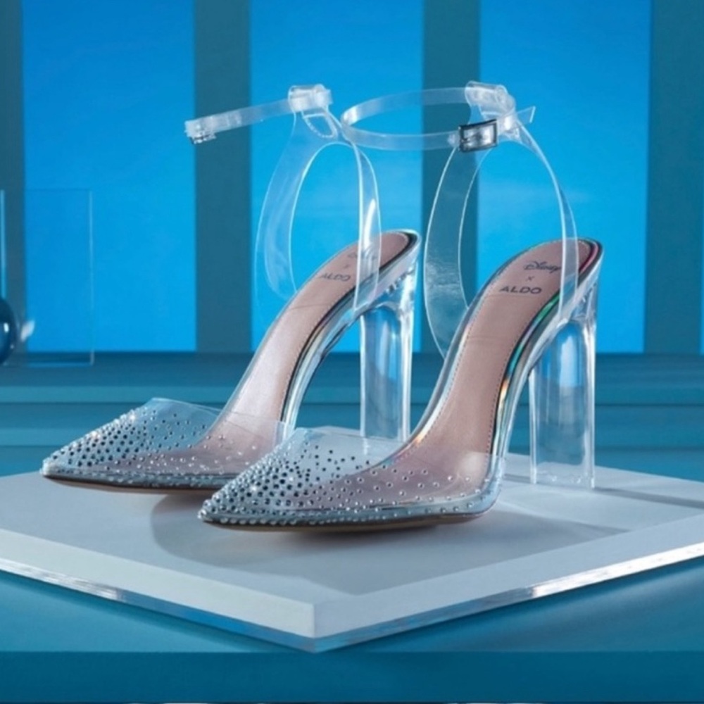Aldo x Disney 1st edition Cinderella clear glasslipper